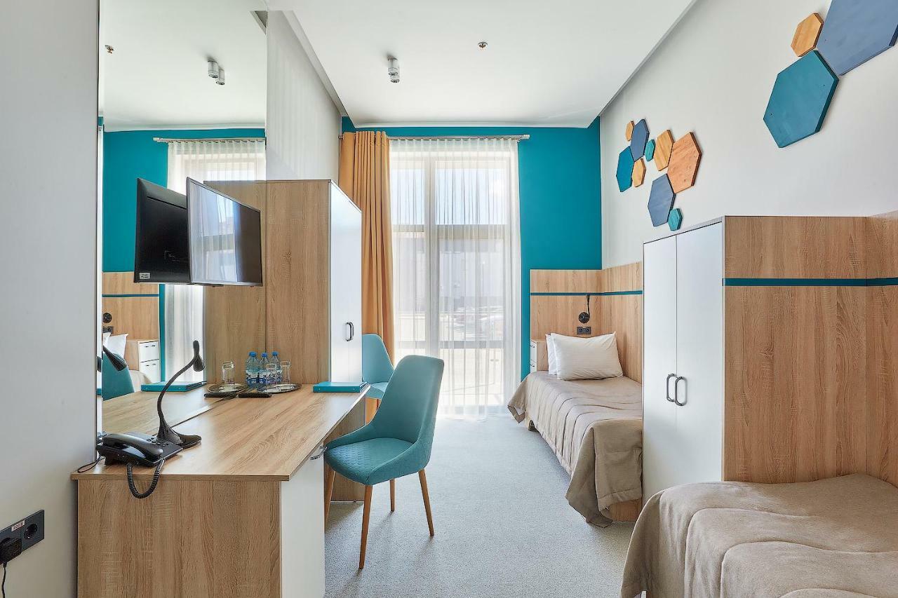 Aqua-Minsk Hotel Plus Exterior photo